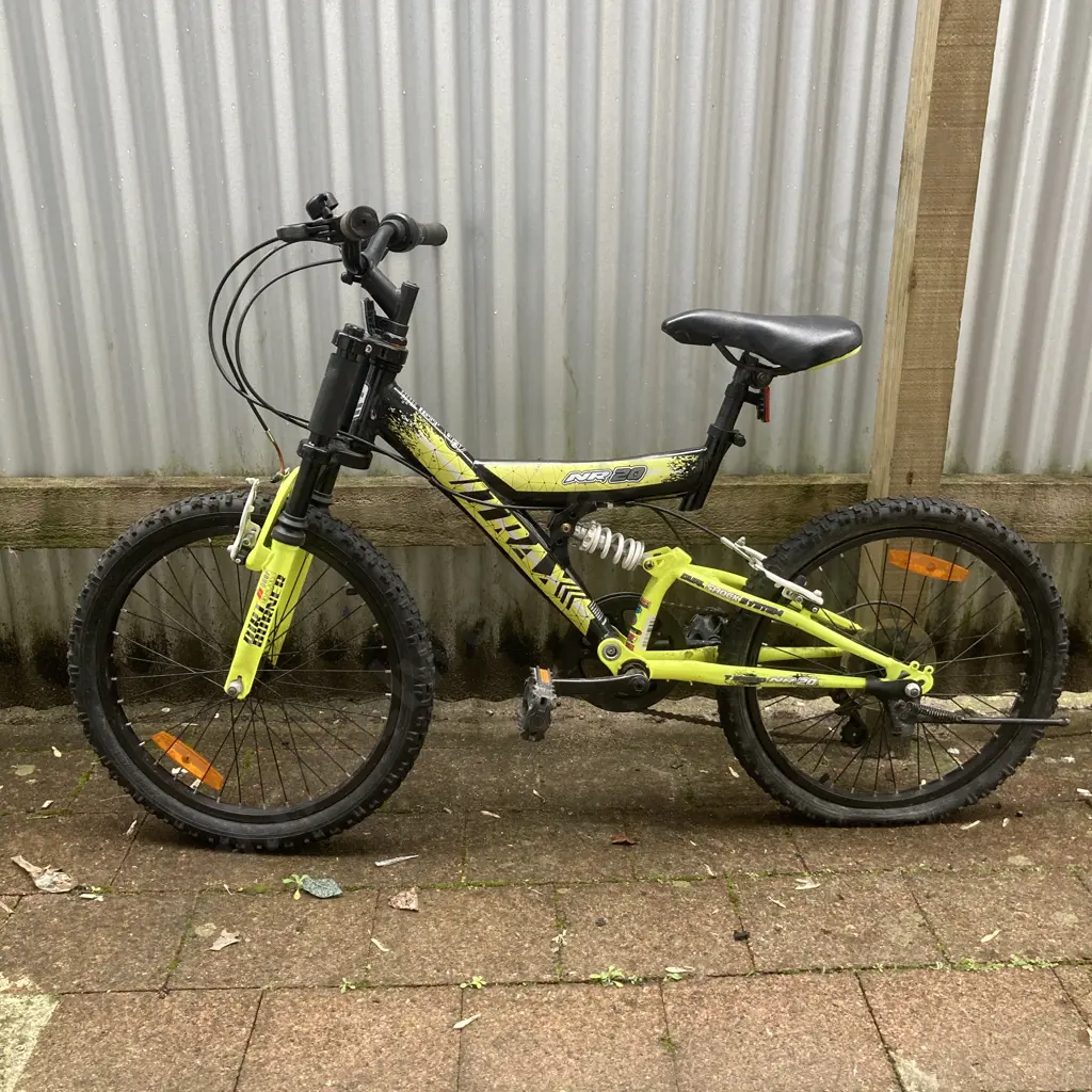 TRAX NR20 Black & Yellow Kids Bike Image 1++